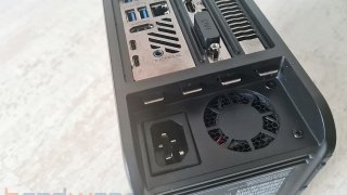 Intel NUC 9 Extreme Ghost Canyon Anschlüsse