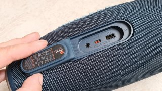 JBL Extreme III Aussenansicht