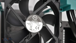 thermaltake-the-tower-100-turquoise-mini-luefter-typ.JPG