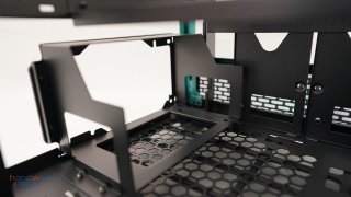 thermaltake-the-tower-100-turquoise-mini-netzteilhalter.JPG