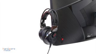 msi-mpg-artymis-323cqr-headsethalter.JPG