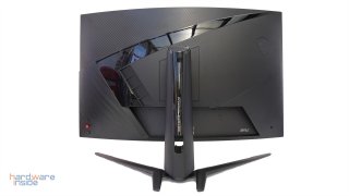 msi-mpg-artymis-323cqr-hinten.JPG