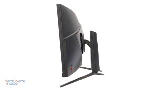 msi-mpg-artymis-323cqr-rechts.JPG