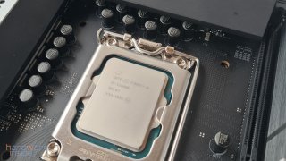 nzxt n7 z690_24.jpg