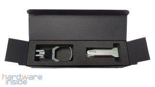 asus-rog-strix-flare-ii-animate-switch-puller.jpg
