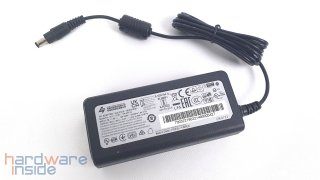 nzxt-canvas-27q-power-adapter.jpg