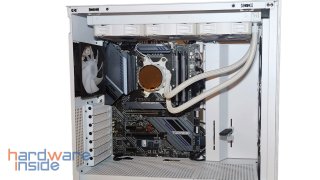 sharkoon-rbel-c50-rgb-mainboard-aio-montiert.jpg