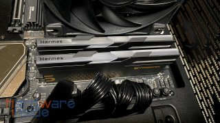 PREDATOR Hermes RGB DDR5 6800_Praxis_18.jpg