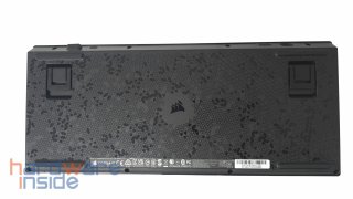 corsair-k65-plus-wireless-unterseite.jpg