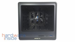 ugreen-nasync-dxp4800-plus-einschuebe-innen.jpg