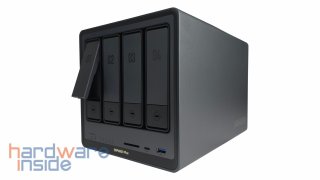 ugreen-nasync-dxp4800-plus-einschuebe-offen.jpg