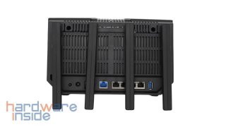 ASUS RT-BE92U Rückseite Antennen eingeklappt_5.jpg