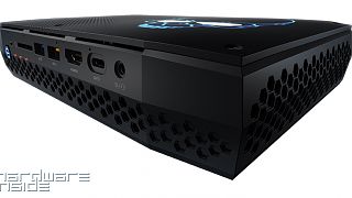 Intel NUC Kit NUC8i7HVK - Schräg Vorne