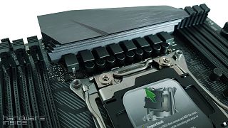 ASUS ROG STRIX X299-E Gaming - 17