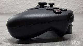 Nacon_Asymmetric_Wireless_Controller_ansicht3