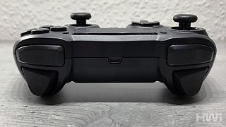 Nacon_Asymmetric_Wireless_Controller_ansicht4