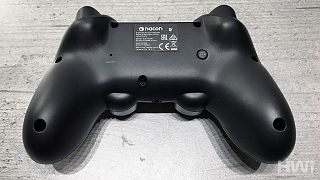 Nacon_Asymmetric_Wireless_Controller_ansicht6