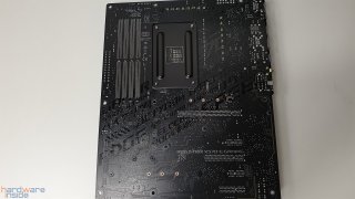 ASUS ROG STRIX X570-E Gaming 10.jpg