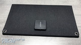 aukey_PB-P25_Solar-Panel_panel1.jpg