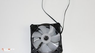 LC-Power AiRazor AR-F120RGB Lüfter 05.jpg
