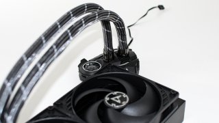 Arctic Liquid Freezer II 240 01.jpg