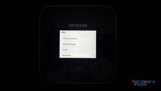 netgear_nighthawk_display_06.jpg