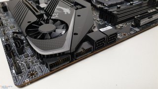 MSI MPG X570 GAMING PRO CARBON WIFI 3.jpg