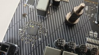 MSI MPG X570 GAMING PRO CARBON WIFI Teardown 3.jpg