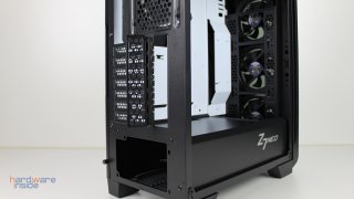 Z7Neo_Abdeckung_Slothalterung_offen.jpg