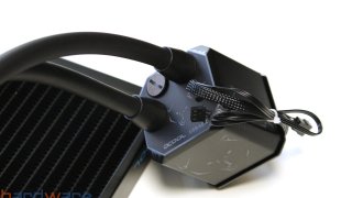Alphacool_Eisbaer_Aurora_240_Anschlüsse_1_neu.jpg