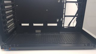 Inter-Tech C701_Innen_vorne_Boden.jpg
