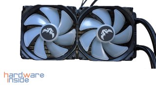 asus_tuf_gaming_lc_ 240_rgb_radi_luefter_montiert.jpg