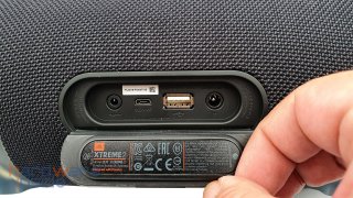 JBL_EXTREME_2_13.jpg