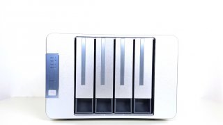 TerraMaster D4-300 - 0.jpg