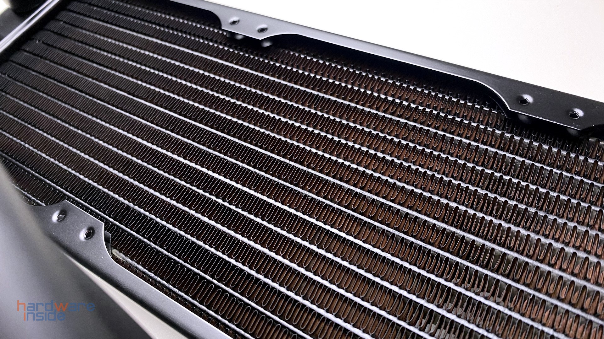 Alphacool Eisbaer PRO HPE AURORA 360_14.jpg