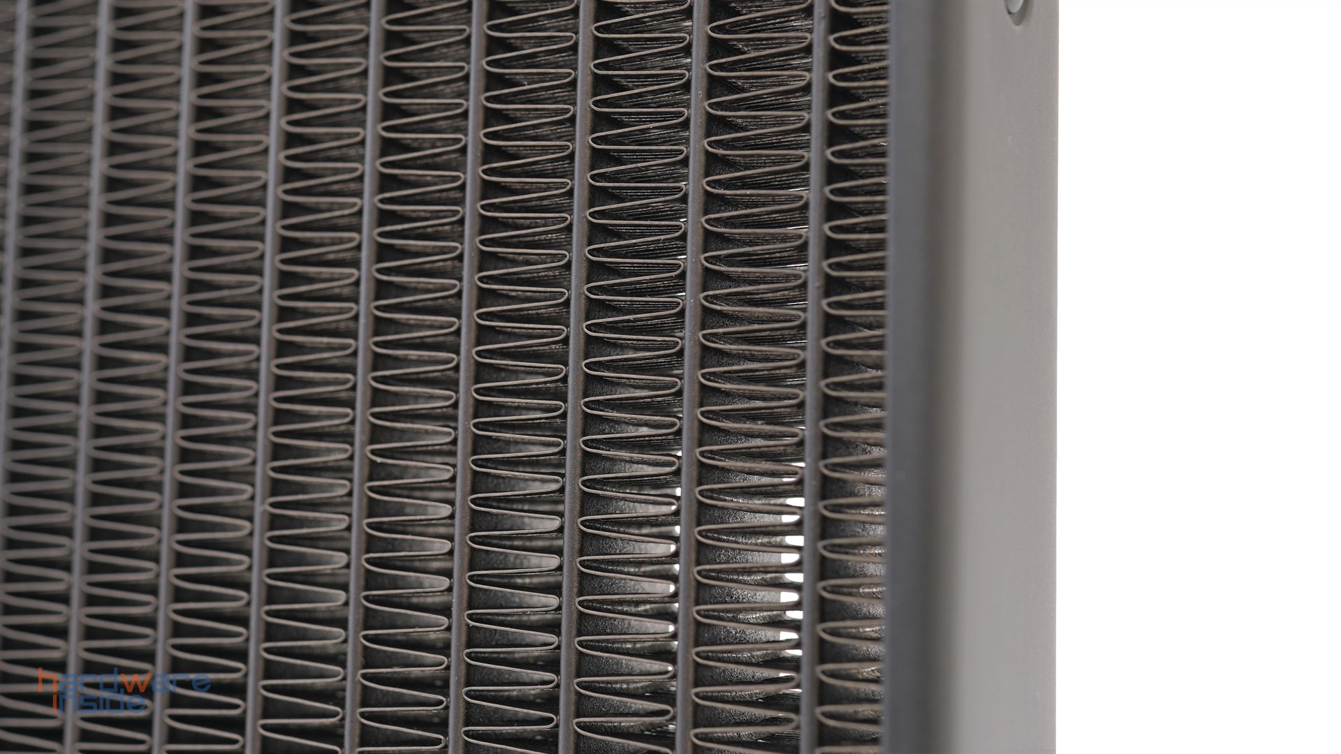 alseye-max-120-radiator-detail.JPG