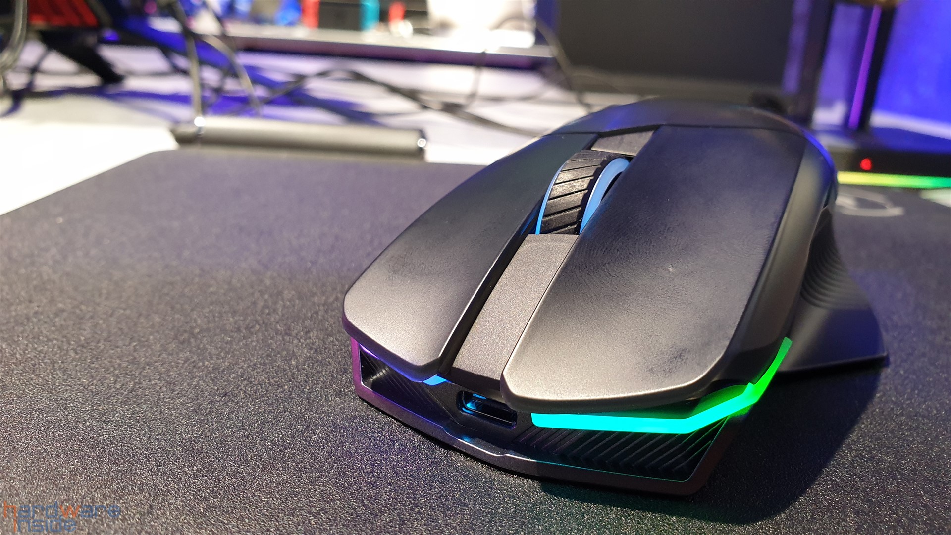 ASUS EVENT ROG STRIX CHAKRAM 3.jpg