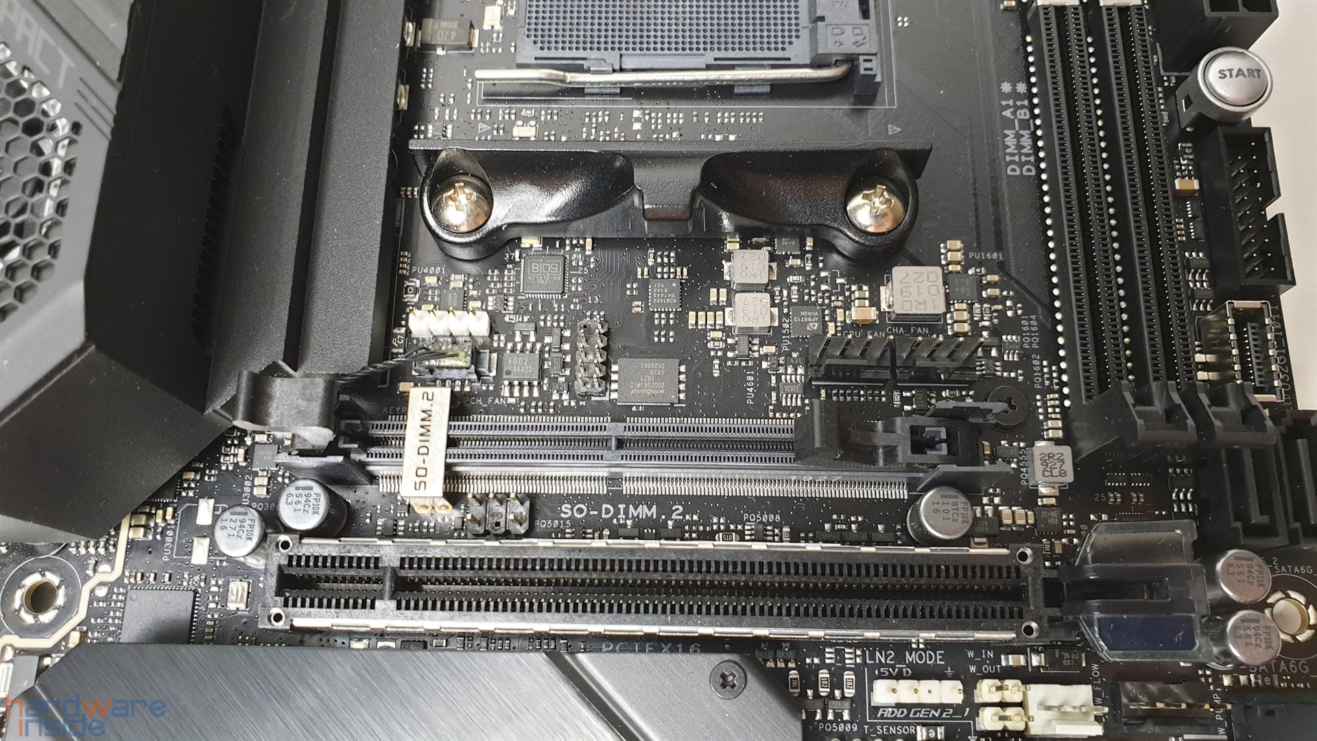 ASUS ROG CROSSHAIR VIII IMPACT SO-DIMM.2.jpg