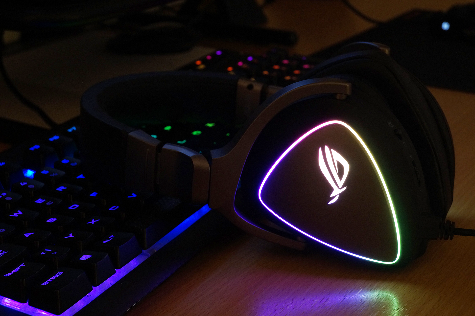 Asus ROG Delta (19)