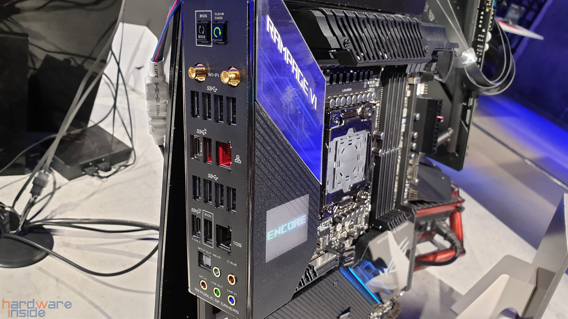 ASUS ROG RAMPAGE VI Extreme Encore I/O.jpg