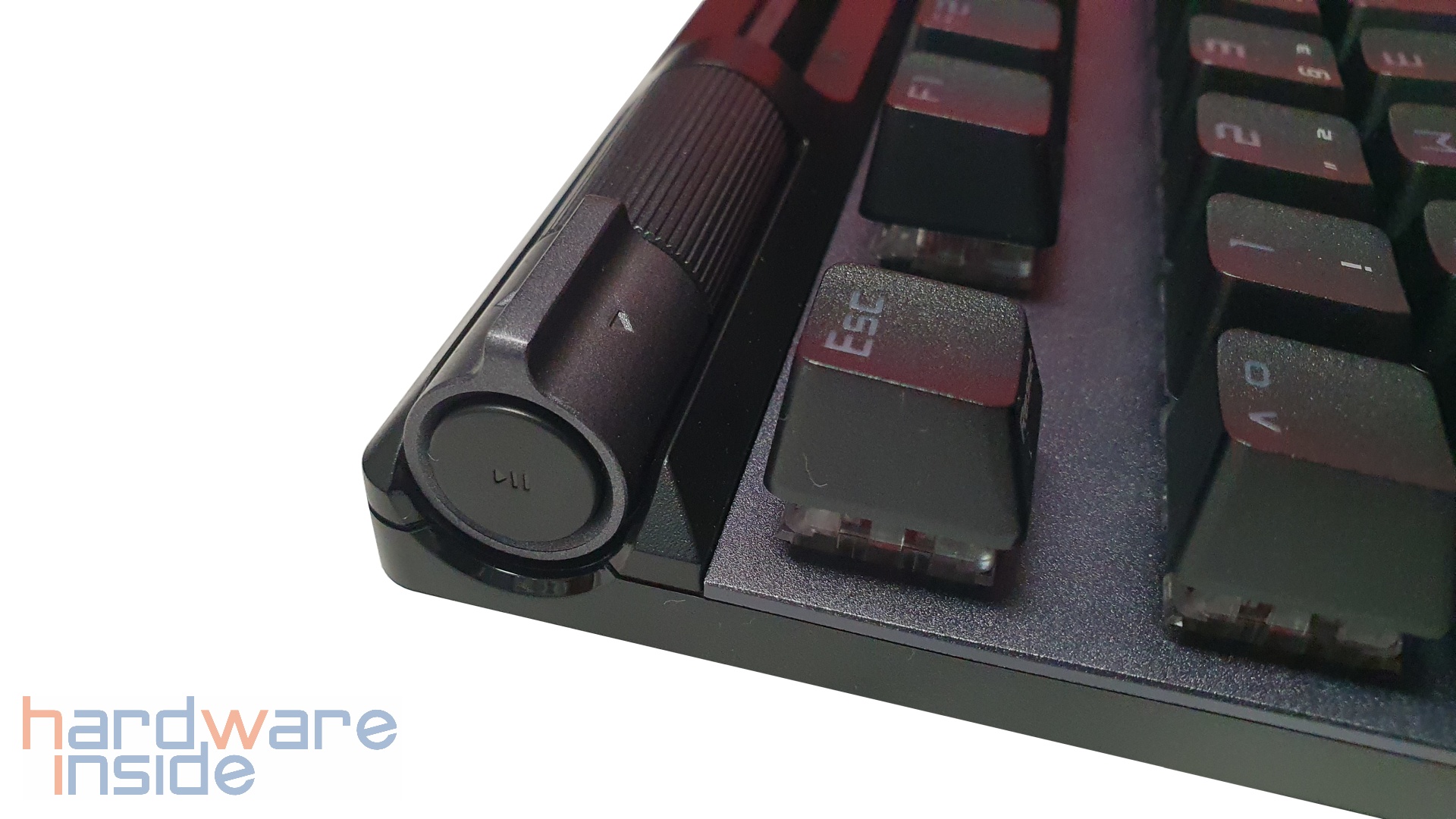 asus-rog-strix-flare-ii-animate-medientasten.jpg