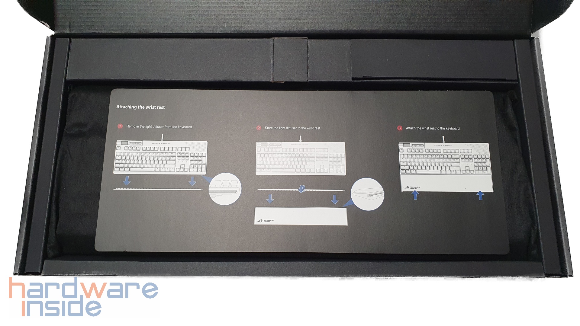 asus-rog-strix-flare-ii-animate-verpackung-schwarz-offen.jpg