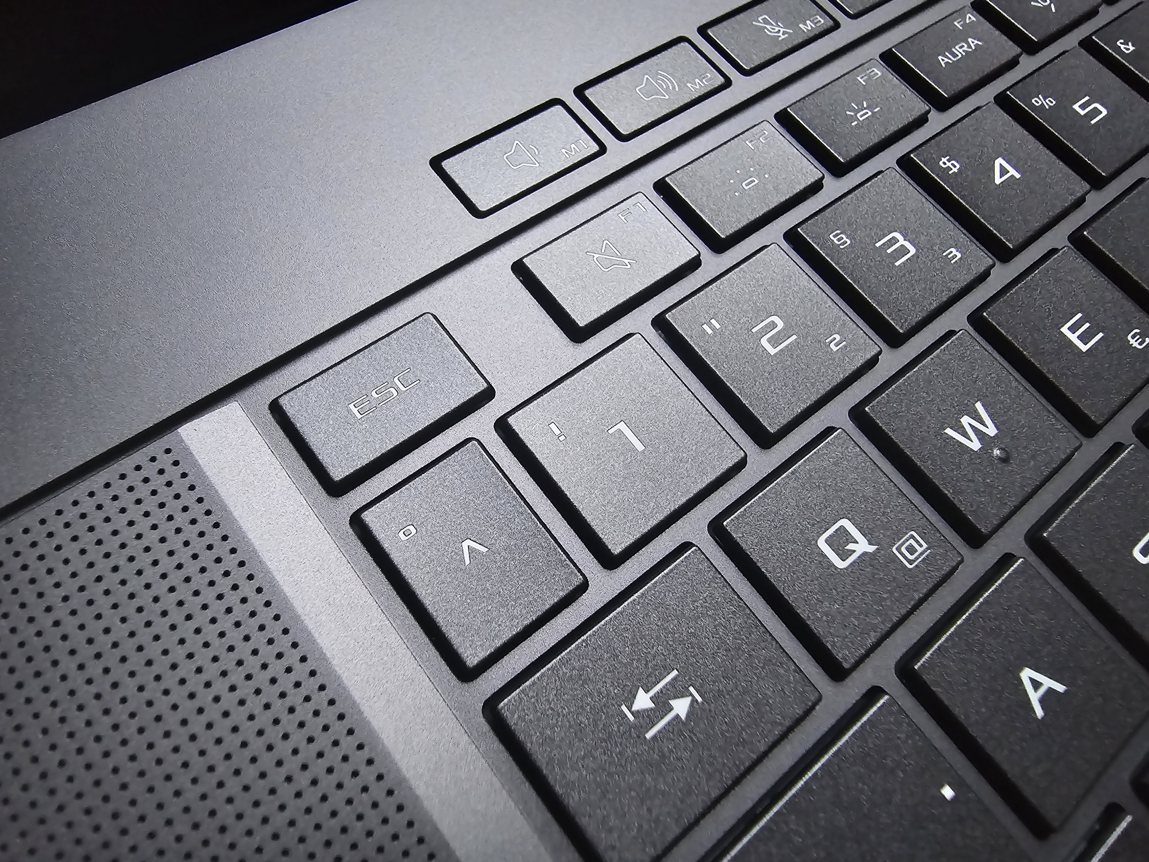 ASUS ROG Zephyrus G16 GA605W Tastatur