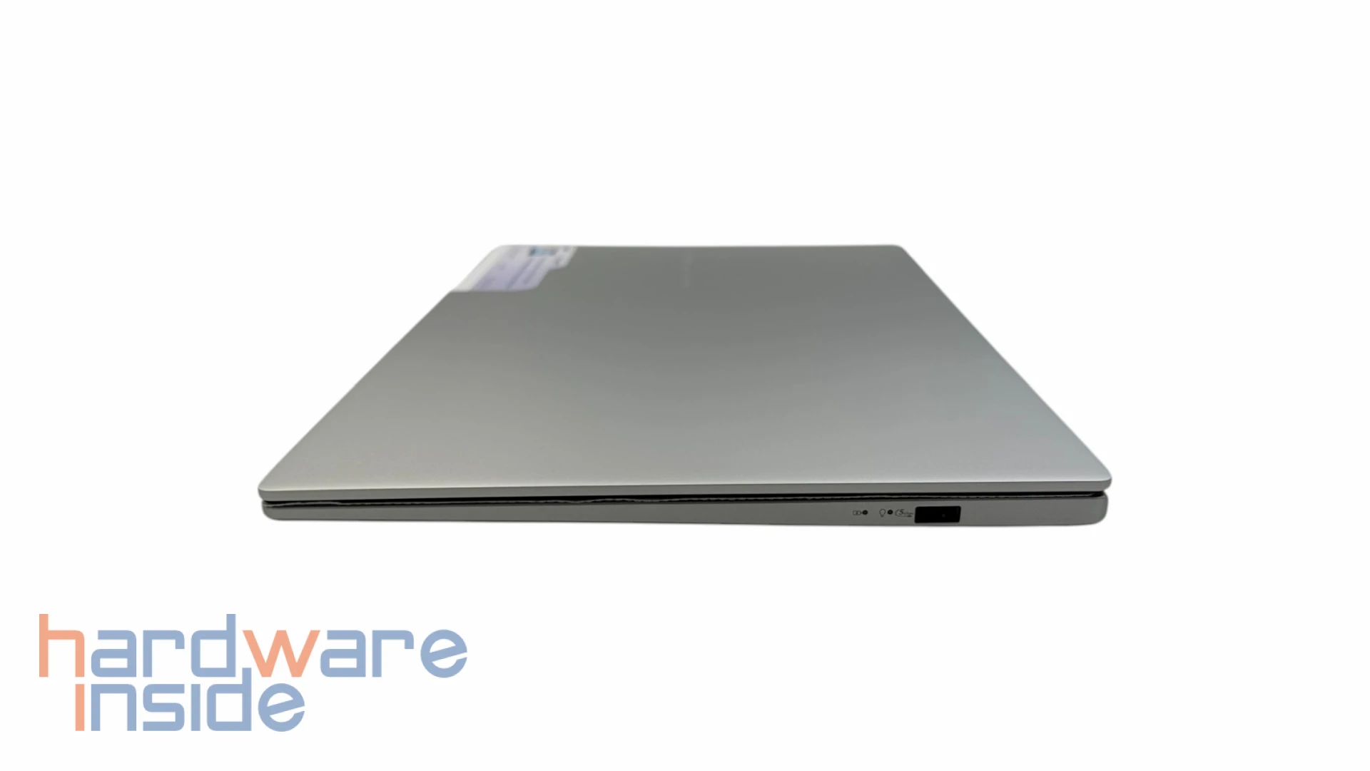 ASUS Vivobook 16 - 019.webp