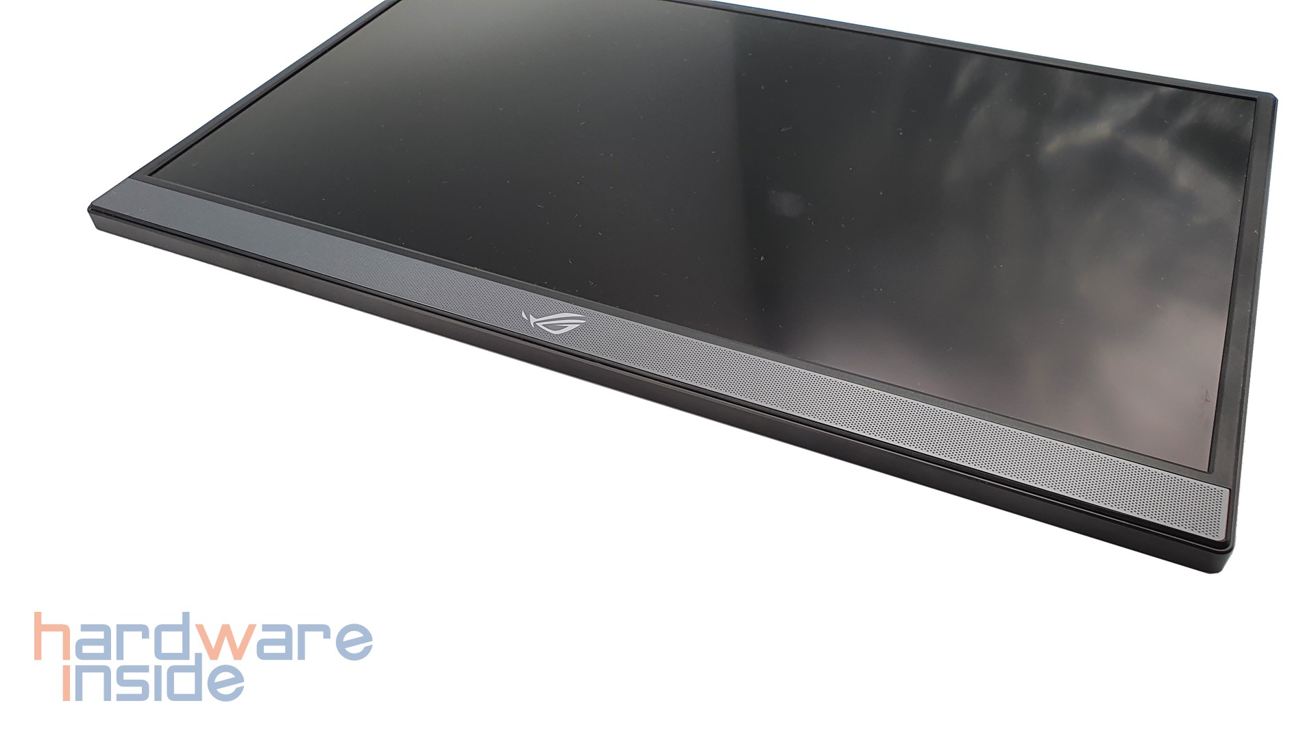 ASUS_ROG_Strix_XG17AHP_7.jpg
