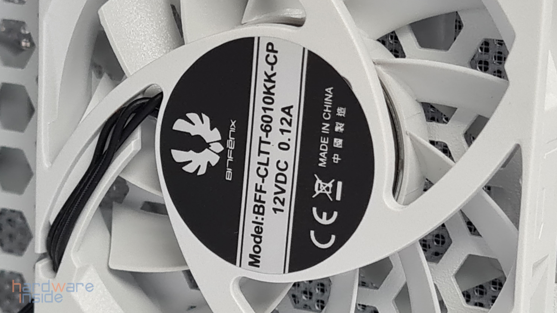 bitfenix prodigy m2022 argb_12.jpg