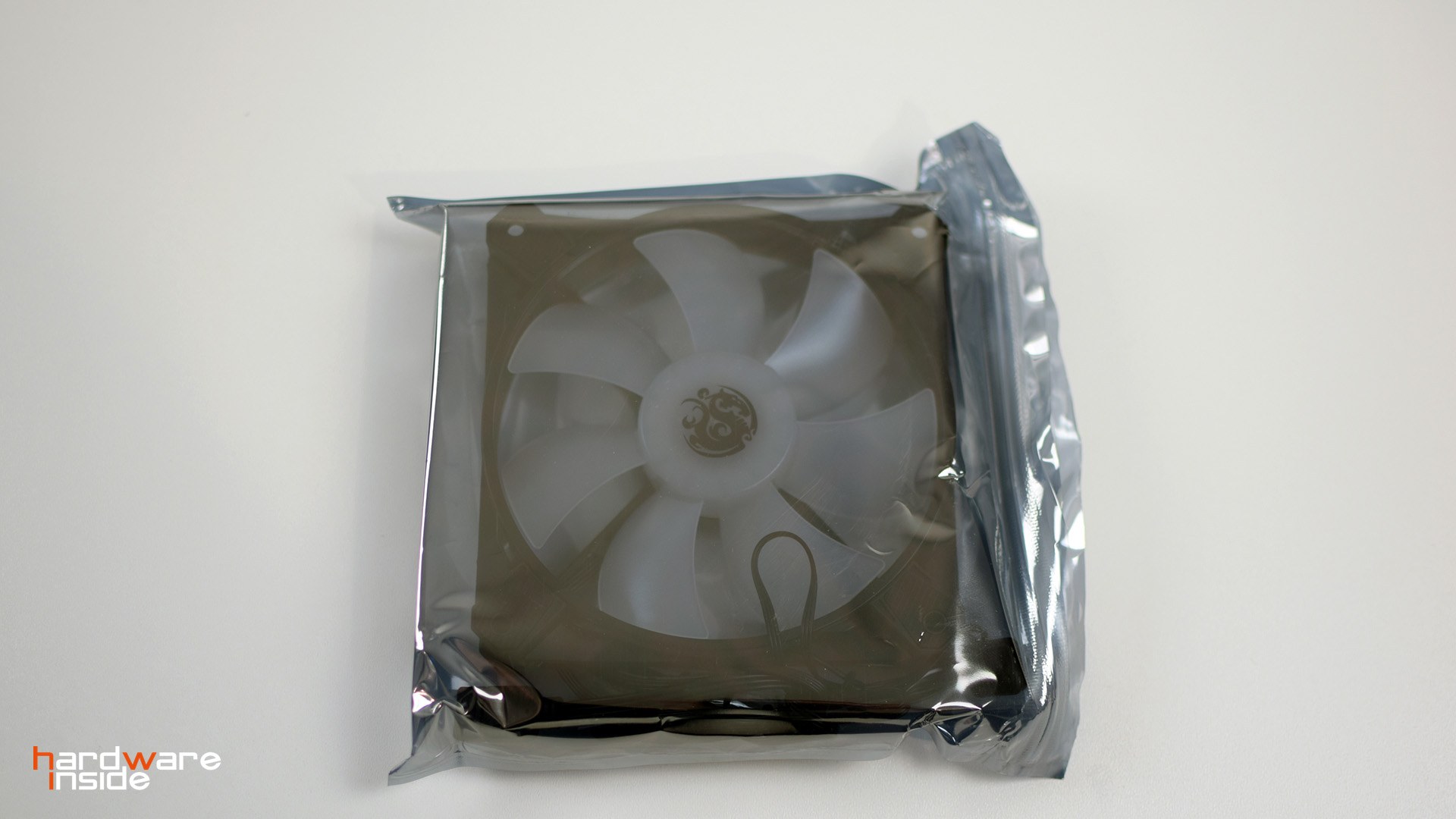 Bitspower Touchaqua TA Njord 120 DRGB 09.jpg