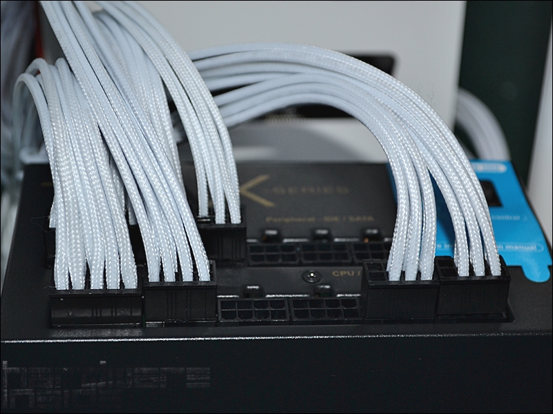 CableMod Caseking