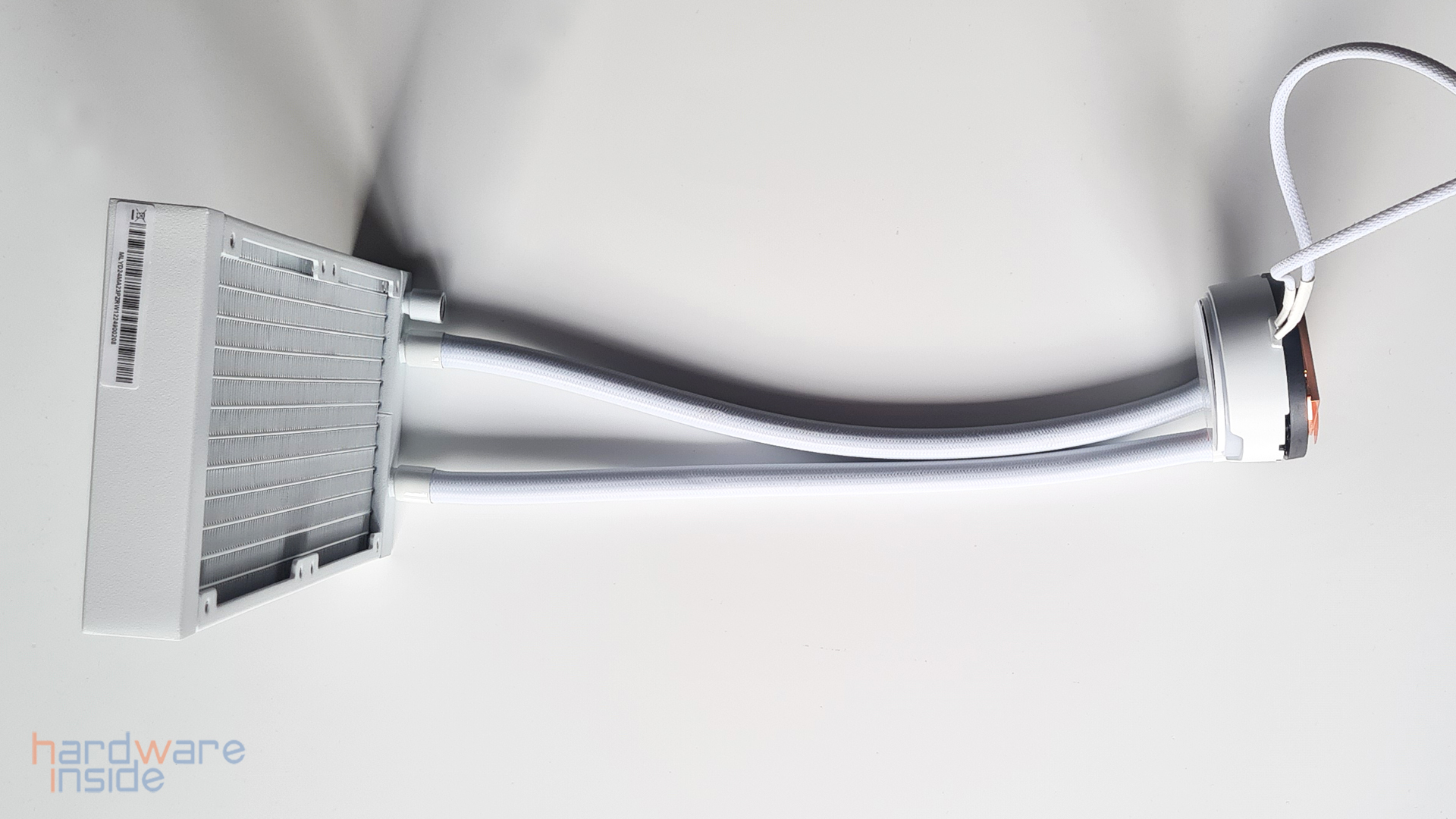 cooler master masterliquid pl240 flux white_14a.jpg