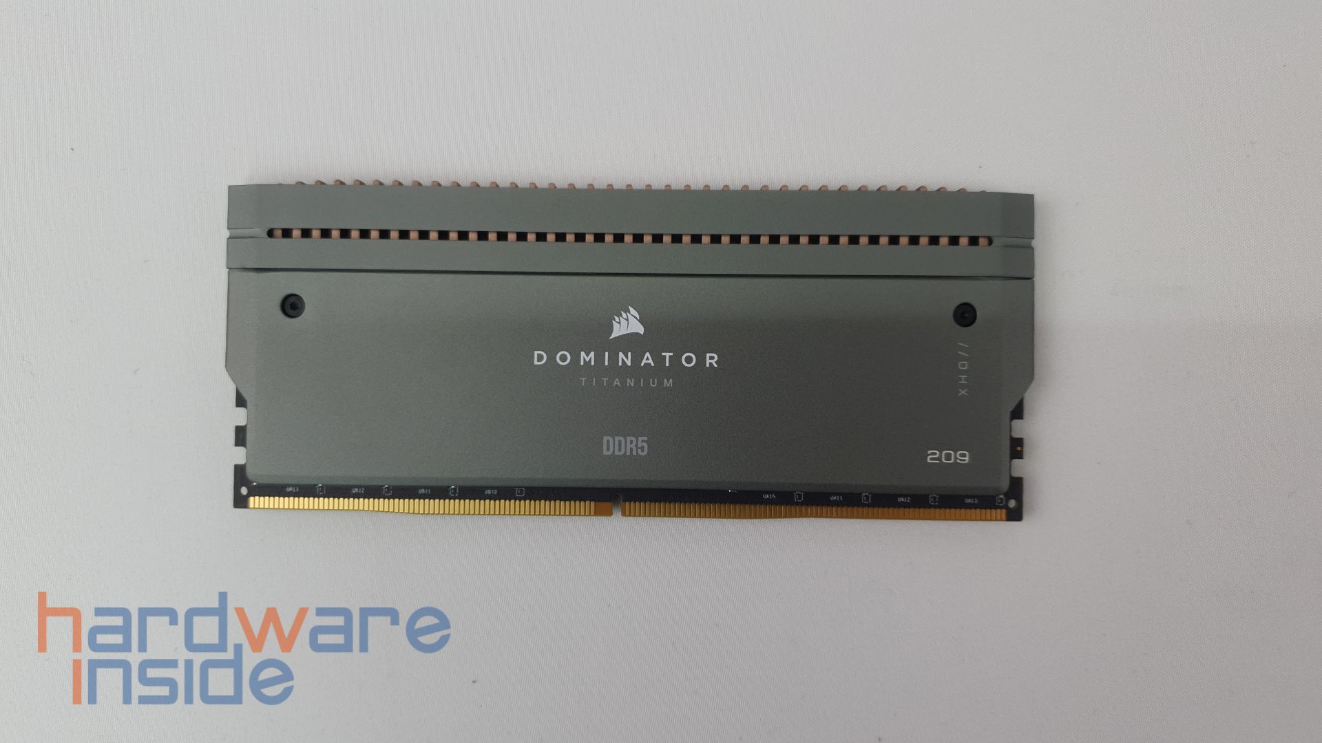 corsair-dominator-titanium-first-edition-kühlrippen-kufper.jpg